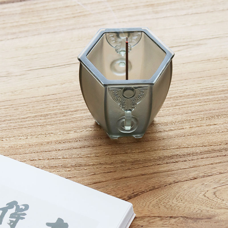 六方雅器 —— 磨砂六棱双耳玻璃烛台